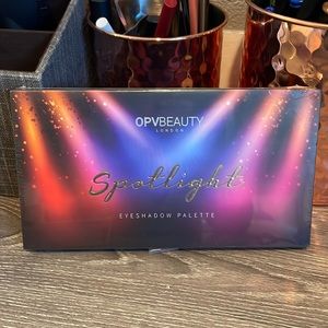 OPV BEAUTY SPOTLIGHT EYESHADOW PALETTE